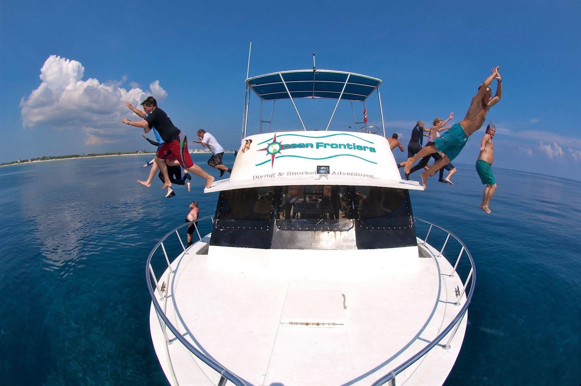 Compass Point Dive 3* Gun Bay